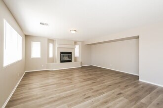 2109 Royal Antilles Ct in North Las Vegas, NV - Building Photo - Building Photo