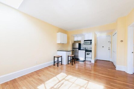511 Beacon St, Unit 12 in Boston, MA - Building Photo - Building Photo