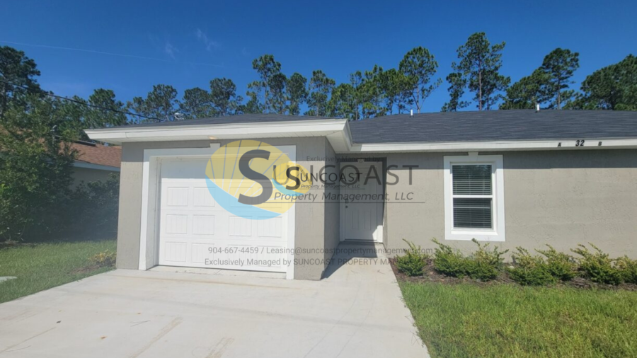 32 Riddle Dr in Palm Coast, FL - Building Photo