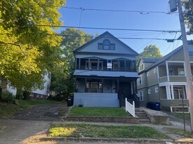 1322 Madison St, Unit 1 in Syracuse, NY - Building Photo