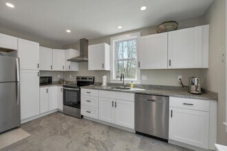 16 Chestnut in Newburyport, MA - Building Photo - Building Photo