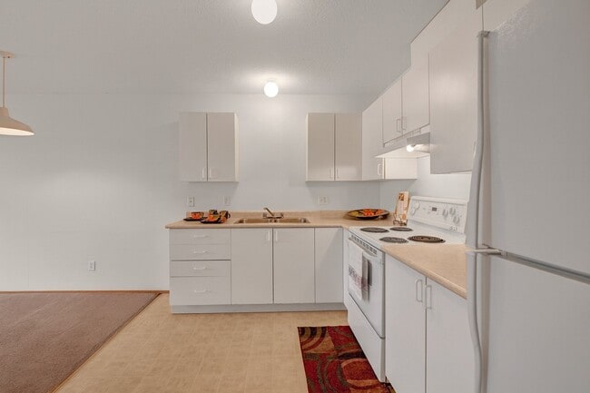 Carrington Place in Grande Prairie, AB - Building Photo - Building Photo