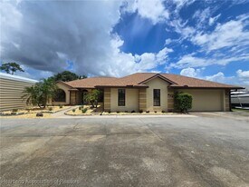 632 Memorial Dr in Sebring, FL - Building Photo
