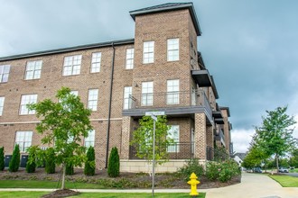 The Flats at Hampstead in Montgomery, AL - Building Photo - Building Photo