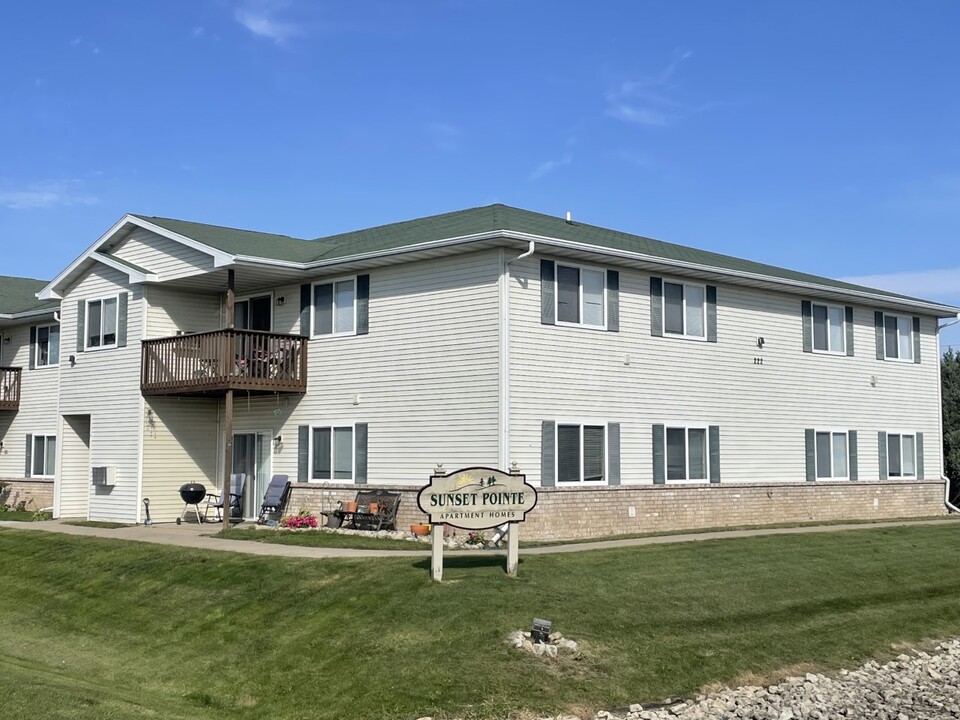 Sunset Pointe Apartments in Beaver Dam, WI - Building Photo