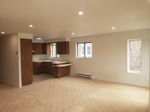 4473 Jeanne-D'arc Av in Montréal, QC - Building Photo - Building Photo