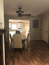 421 Sweetbriar St in Pittsburgh, PA - Building Photo - Building Photo