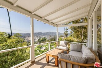 3915 Clayton Ave W in Los Angeles, CA - Building Photo - Building Photo