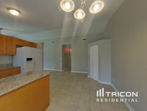 10378 Rosemount Dr in Tampa, FL - Building Photo - Building Photo