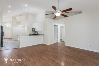 214 Chardonnay Pl in Valrico, FL - Foto de edificio - Building Photo