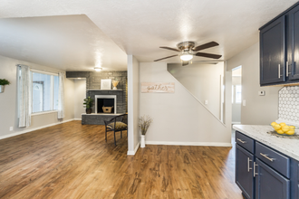 1324 W Sioux St in Sioux Falls, SD - Foto de edificio - Building Photo