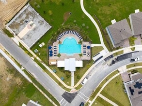 4694 Golden Knight Blvd, Unit 2 Spaces in Kissimmee, FL - Building Photo - Building Photo