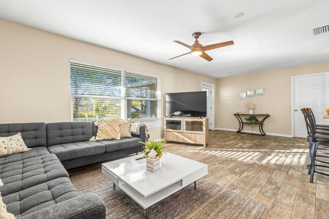 9444 Laura Anne Dr