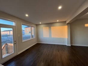 311 Trammel Rd in Ottawa, ON - Building Photo - Building Photo