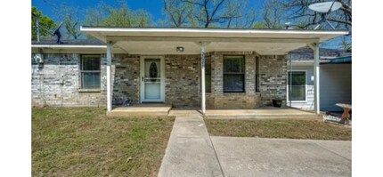 2088 Co Rd 1215 in Savoy, TX - Building Photo - Building Photo