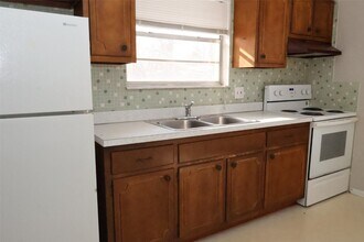 835 Cole Blvd in St. Charles, MO - Building Photo - Building Photo