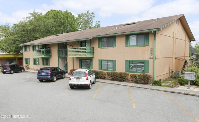 property at 3765 Crown Point Rd
