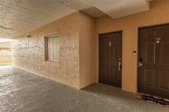 17405 NW 75th Pl in Hialeah, FL - Building Photo - Building Photo
