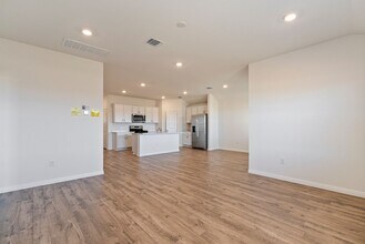 1933 Lazy Acrs St in Leander, TX - Building Photo - Building Photo