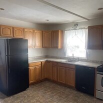 229 Rollstone St, Unit 2 in Fitchburg, MA - Building Photo