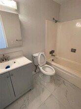 511 W Kalmia Dr in West Palm Beach, FL - Building Photo - Building Photo