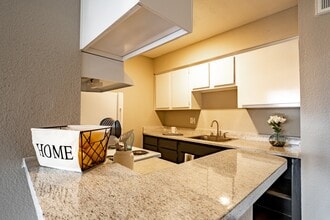 8700 Broadway in Houston, TX - Building Photo - Building Photo