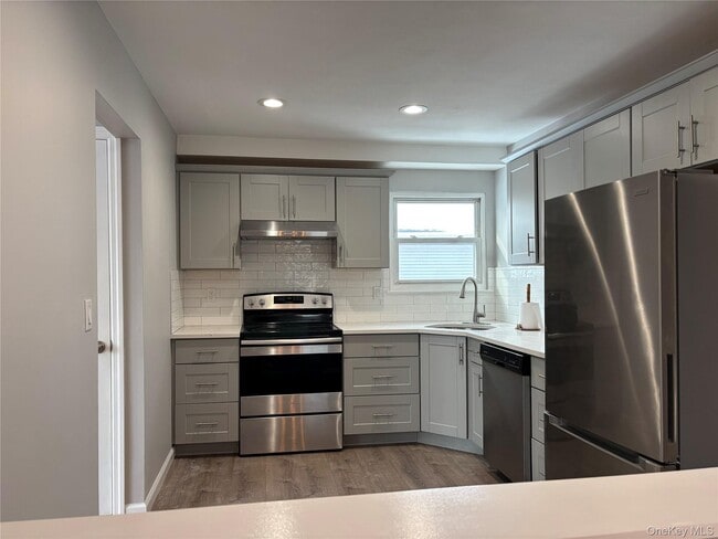 3695 Jerusalem Ave in Hempstead, NY - Building Photo - Building Photo