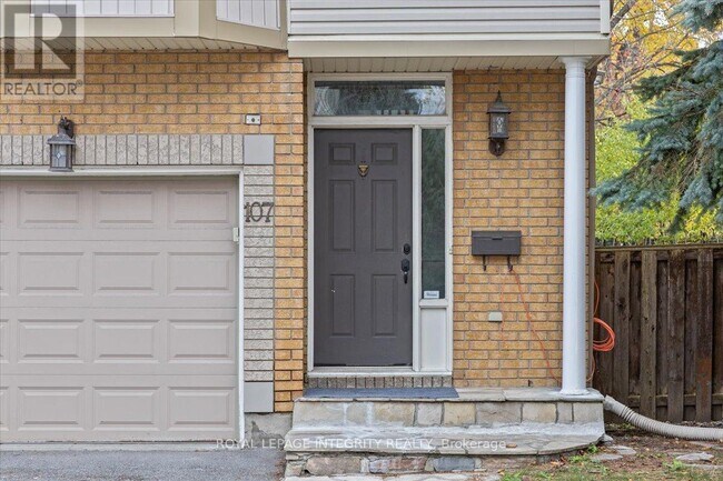 107 Corsica Private in Ottawa, ON - Building Photo - Building Photo