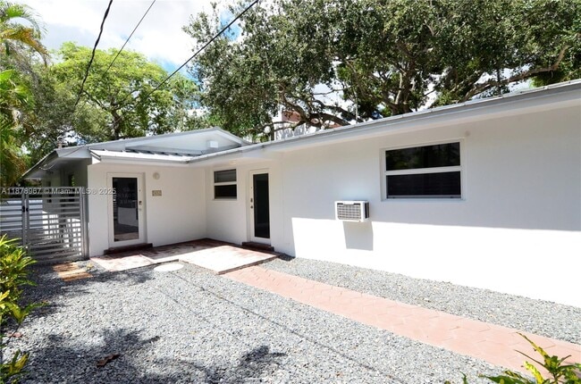 3050 Virginia St in Miami, FL - Building Photo - Building Photo