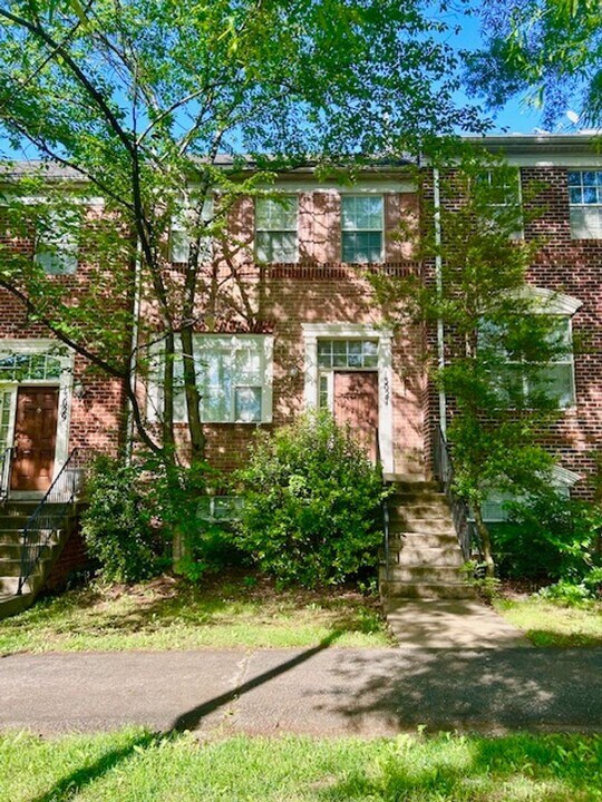 13027 Middlebrook Road in Germantown, MD - Building Photo
