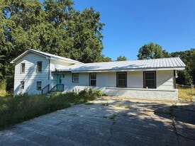 1016 Waterside Dr SE in Conyers, GA - Building Photo