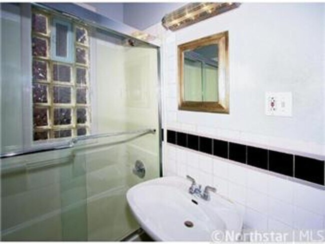 2717-2719 Aldrich Ave S in Minneapolis, MN - Building Photo - Building Photo