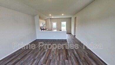 1113 W Fargo Ln in Claremore, OK - Building Photo - Building Photo
