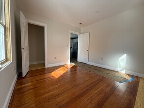90 Watervale Rd, Unit # 1 in Medford, MA - Building Photo - Building Photo
