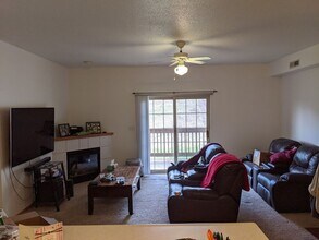 2270 Holiday Rd in Coralville, IA - Building Photo - Building Photo