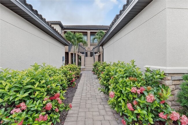 9386 Pocida Ct in Naples, FL - Foto de edificio - Building Photo