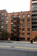 416-418 W 23rd St in New York, NY - Building Photo - Building Photo