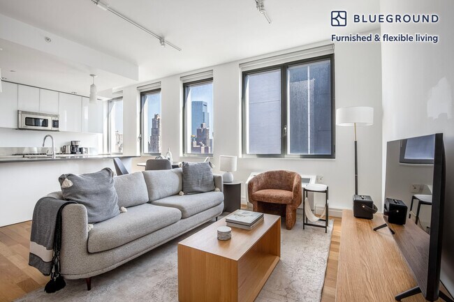 550 W 54th St