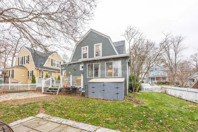 139 Grove St in Bristol, CT - Building Photo - Building Photo