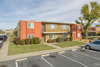 The Regency Apartments in Sacramento, CA - Foto de edificio - Building Photo