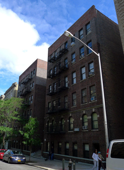 831 W 176th St in New York, NY - Building Photo