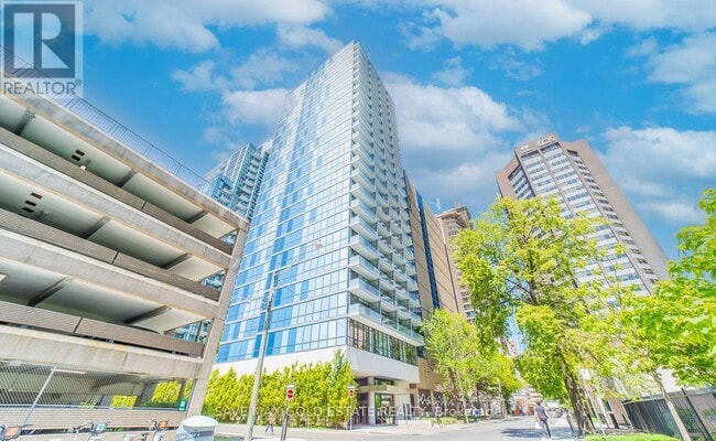 property at 210-210 Simcoe St