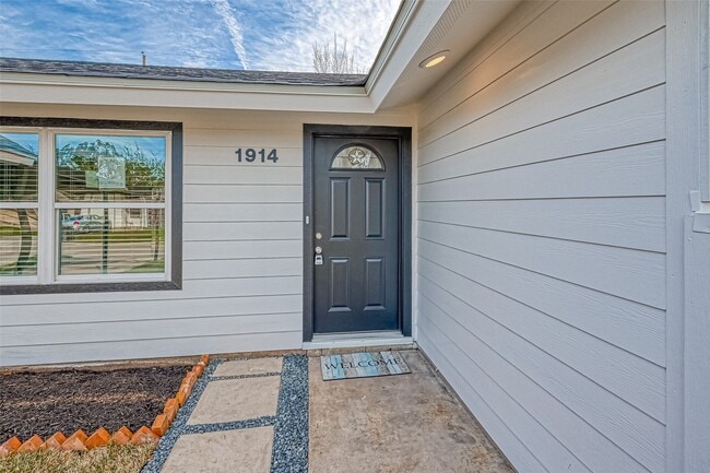 1914 Lynnview Dr in Houston, TX - Building Photo - Building Photo