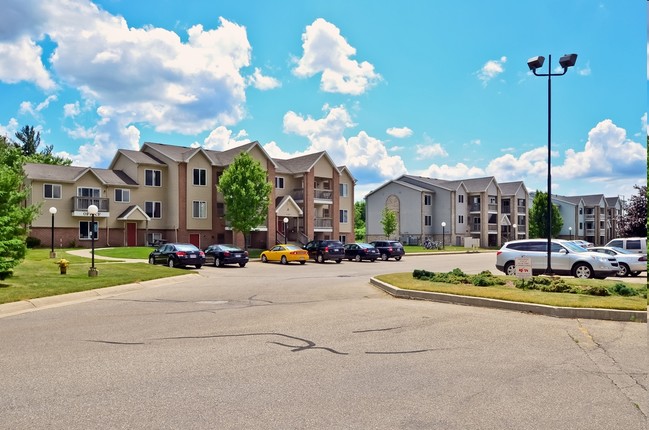 Ottawa Creek Apartments in Allendale, MI - Building Photo - Building Photo