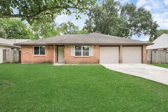 9615 Meadowvale Dr in Houston, TX - Building Photo - Building Photo