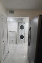 10501 W Broward Blvd in Fort Lauderdale, FL - Building Photo - Building Photo