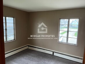 338 S Pendleton Ave, Unit C in Pendleton, IN - Foto de edificio - Building Photo