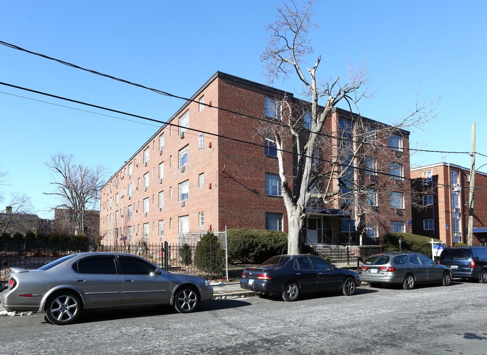 Garden Hill Apartments in Hartford, CT - Building Photo