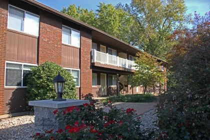 Landshire Apartments in Edwardsville, IL - Building Photo - Building Photo