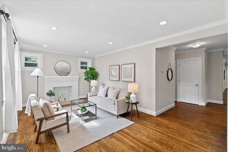 3318 Holloman Rd in Falls Church, VA - Building Photo - Building Photo